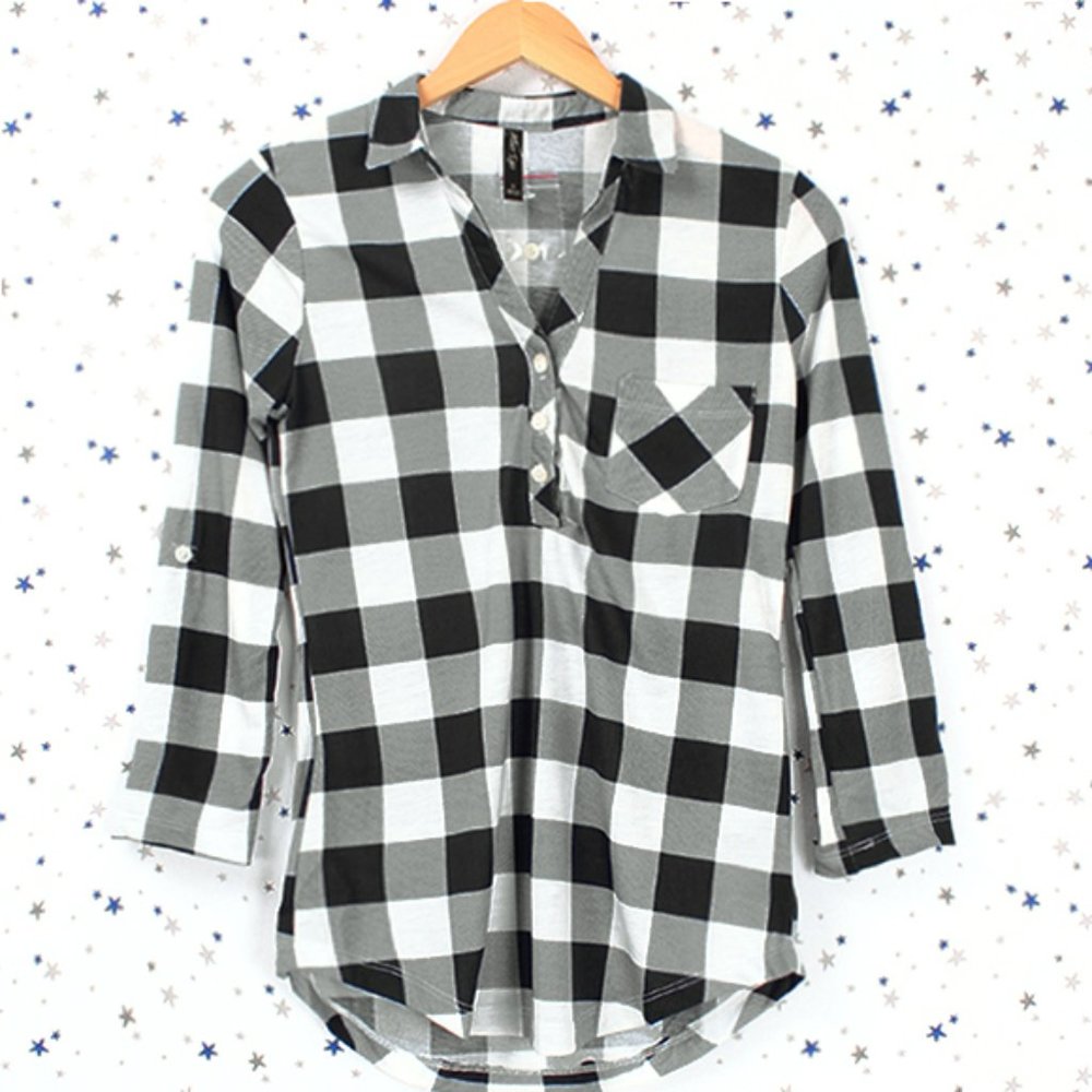3/4 Sleeve Henley Knit Plaid Shirt Top Black / Off White